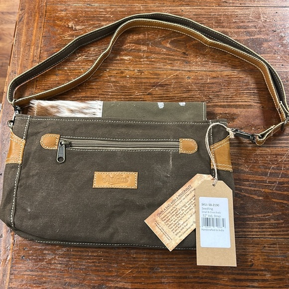 Cowhide Rockstar Shoulder Bag - Sixtease - Picture 2 of 5